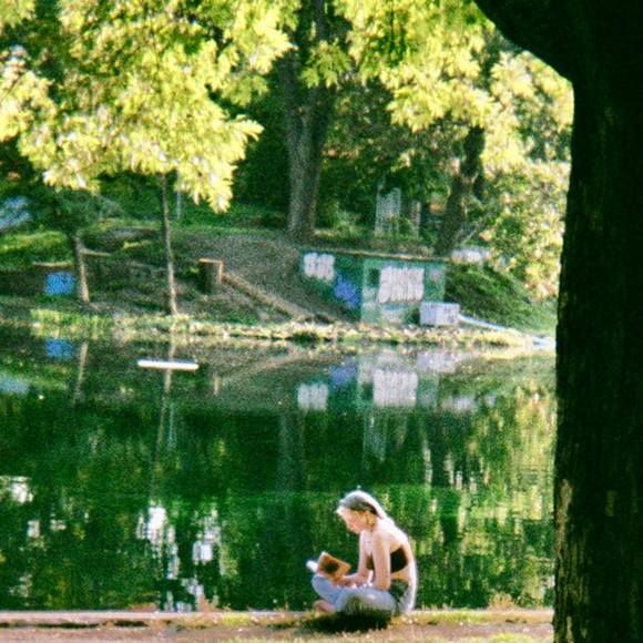 Meet your Posher, Aglaë - Picture 2 of 2